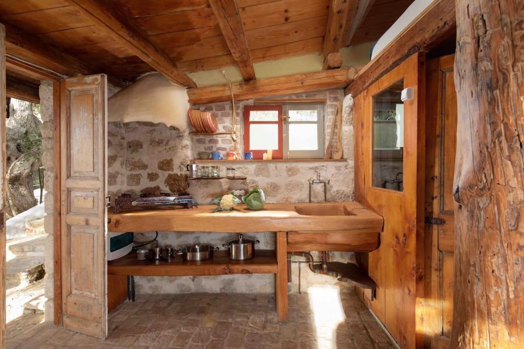 Margaritis'S Treehouse Villa Paramonas  Exterior photo