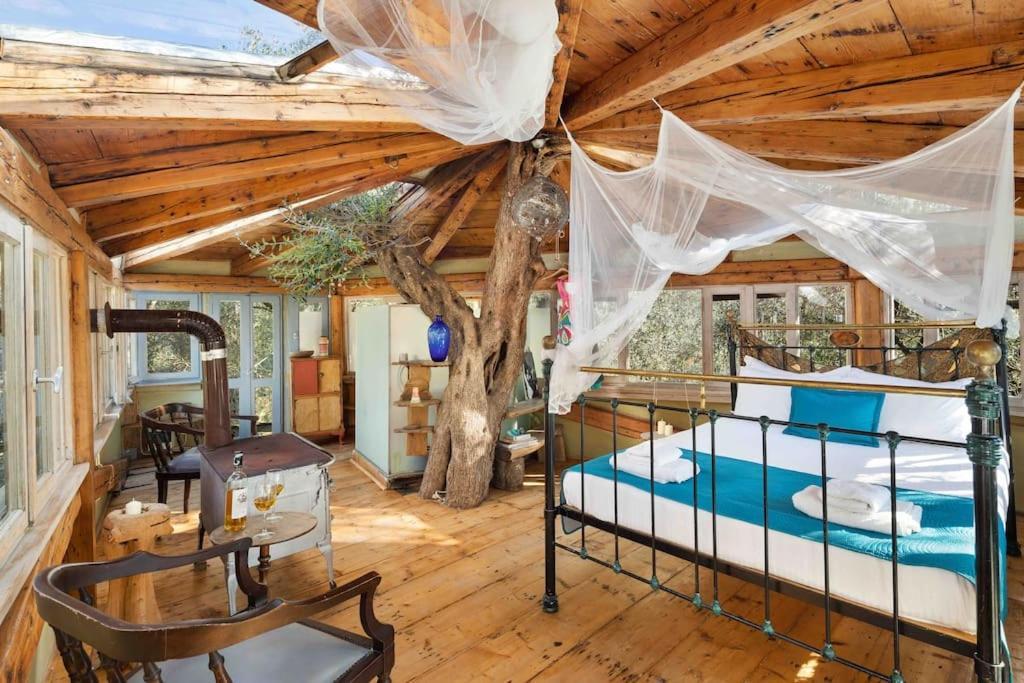 Margaritis'S Treehouse Villa Paramonas  Exterior photo