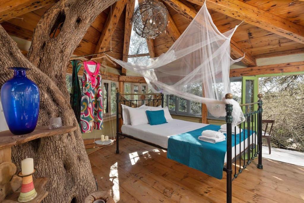 Margaritis'S Treehouse Villa Paramonas  Exterior photo